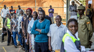 Uganda celebra elecciones con internet bloqueado y represi&oacute;n policial