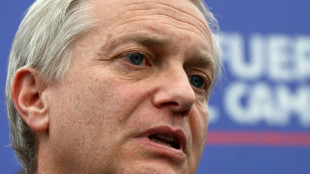 Favorito às presidenciais no Chile propõe deter e expulsar migrantes sem documentos