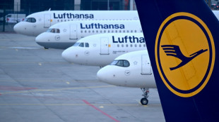 Lufthansa-Piloten stimmen für Streik - Konzern für weitere Verhandlungen