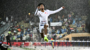 Athlétisme: la pluie douche les espoirs de chronos à Lausanne, Hodgkinson et Seville solides