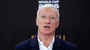 Deschamps et les m&eacute;dias: "accepter la critique" et "faire passer un message"