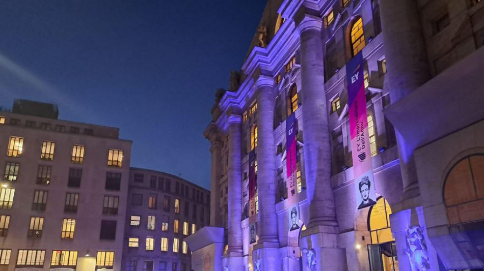 Borsa: lieve ribasso a Milano (+0,06%), vendite su Tim e Intesa