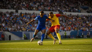 Strasbourg renverse provisoirement Lens dans un match tr&egrave;s ouvert &agrave; la Meinau