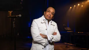 Jon Secada destaca v&iacute;nculo com f&atilde;s brasileiros antes de apresenta&ccedil;&atilde;o no Rio