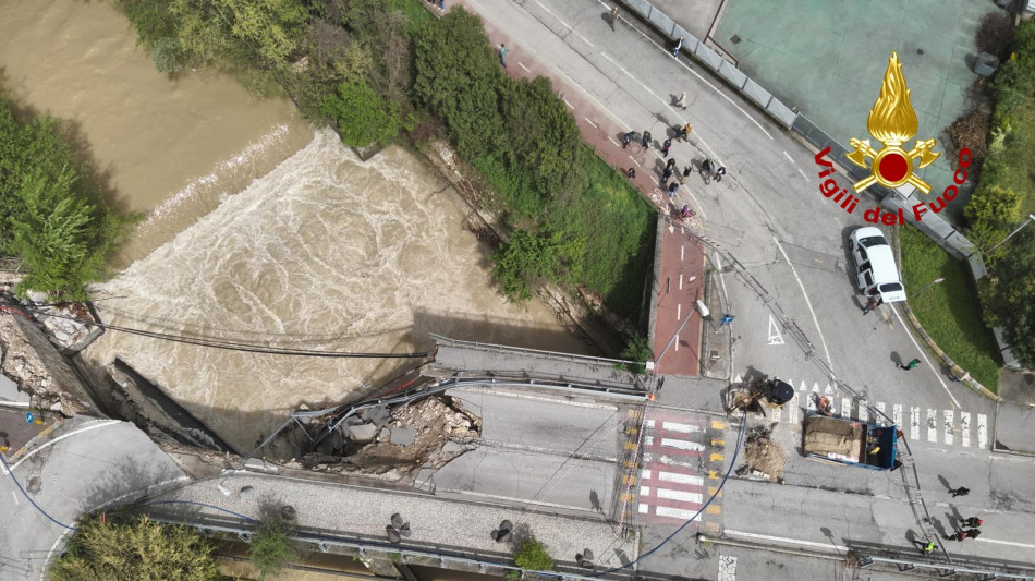 Morti nella voragine, la Procura procede per omicidio colposo