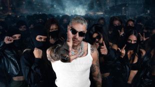 Emis Killa torna live e annuncia Club Tour 2026