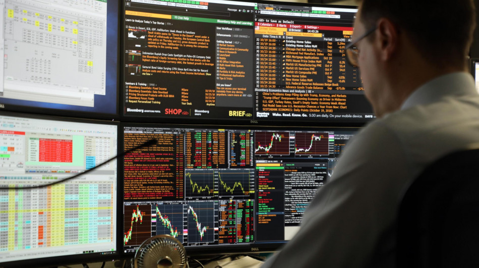 Borsa: Milano +0,16% con St e Saipem in luce, gi&ugrave; Amplifon