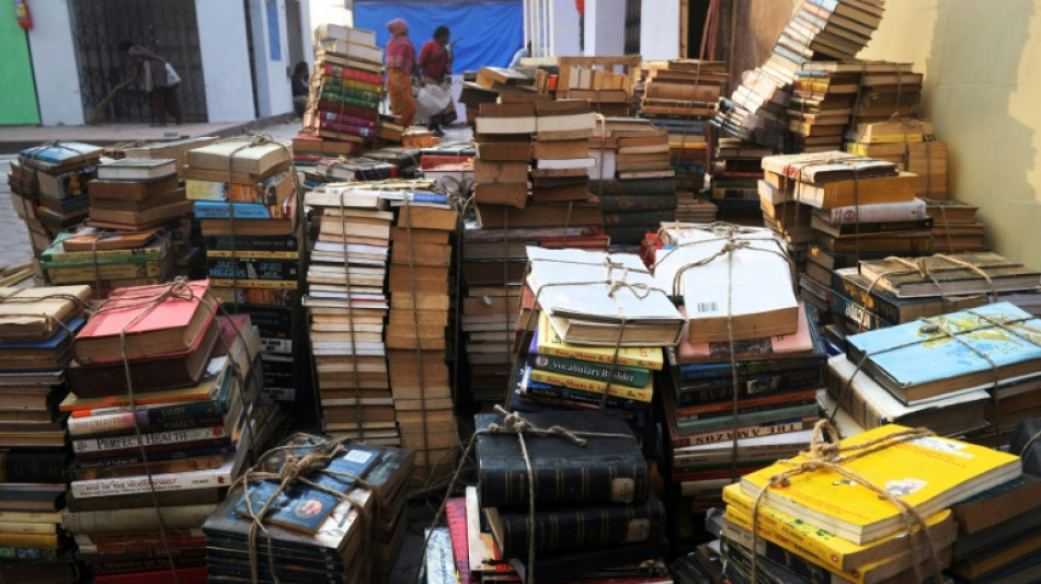 Bisav&oacute; indiana de 92 anos finalmente vai &agrave; escola e aprende a ler