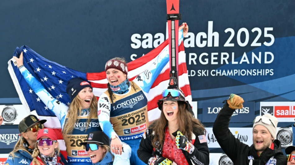 Mondiaux de ski: retour en or pour Shiffrin, sacrée avec Johnson en combiné par équipes