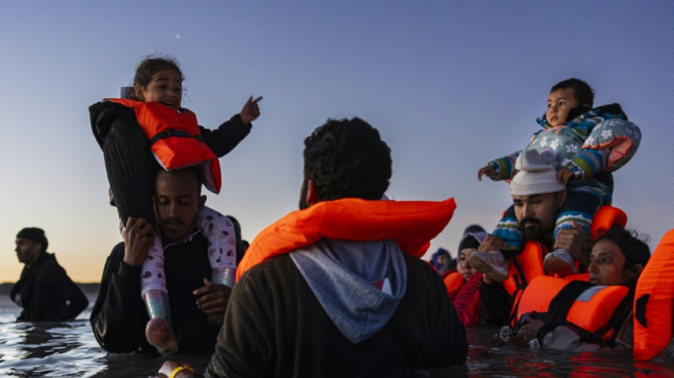 Francia viola sistemáticamente los derechos de los menores migrantes, denuncia un comité de la ONU