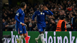 Chelsea sofre, mas vence Pafos (1-0) e se aproxima das oitavas da Champions