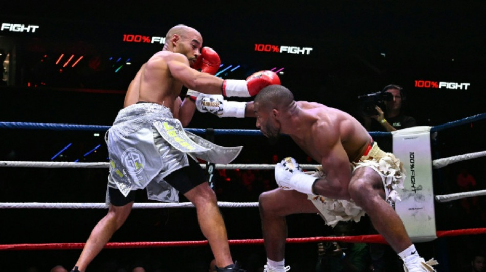 Boxe: Parnasse vainqueur expéditif pour sa première hors de la cage