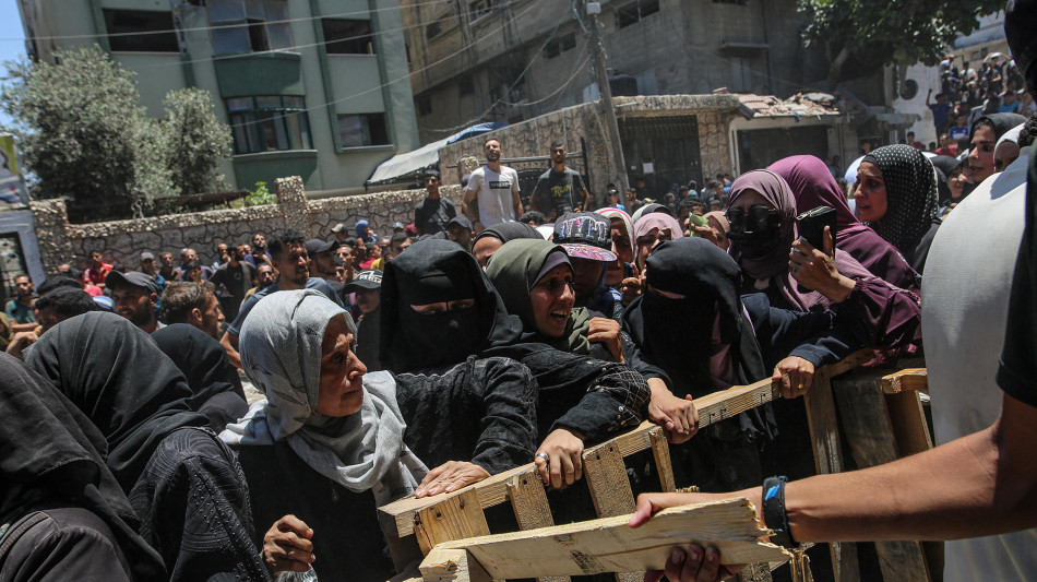 ++ Ministero Gaza, oltre 300 morti per fame da inizio guerra ++