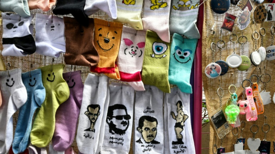 En Damasco, unos calcetines ridiculizan al presidente sirio derrocado y a su clan