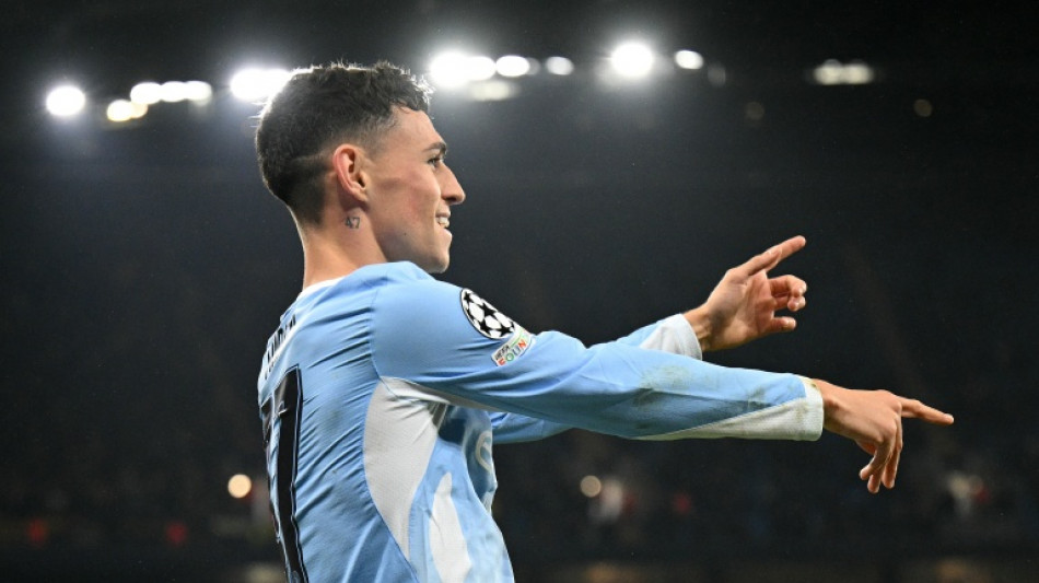 Manchester City goleia AEK Atenas (5-1) com hat-trick de Phil Foden