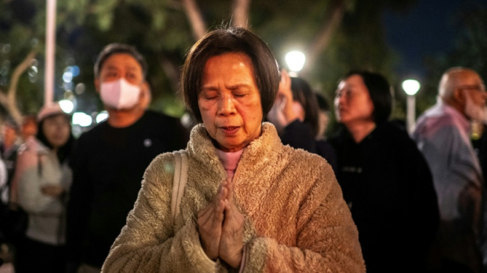 Hong Kong inicia tres días de duelo tras incendio que deja al menos 128 muertos