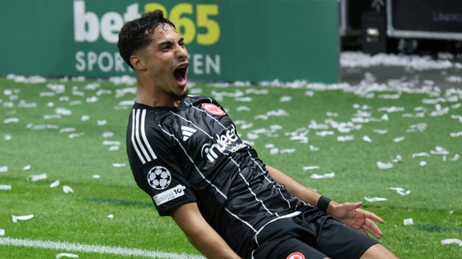 Traum-Comeback gegl&uuml;ckt: Starke Eintracht fertigt Galatasaray ab