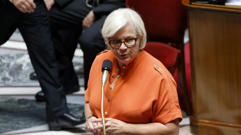 Prohíben en Francia el cigarrillo en playas, parques y cerca de escuelas a partir del 1 de julio