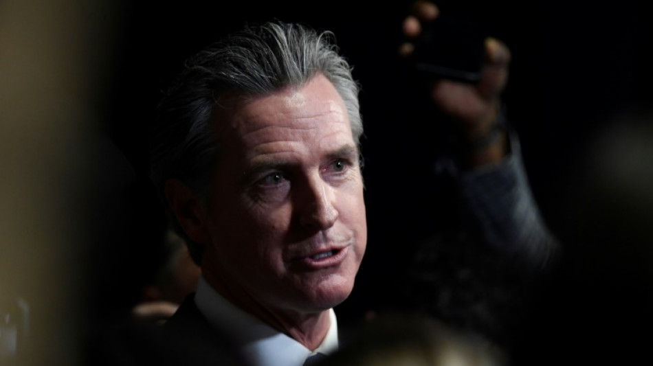 Gobernador de California presenta demanda multimillonaria contra Fox News por difamación