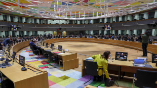 Ok dei 27 Ue al rinnovo della black list per i russi