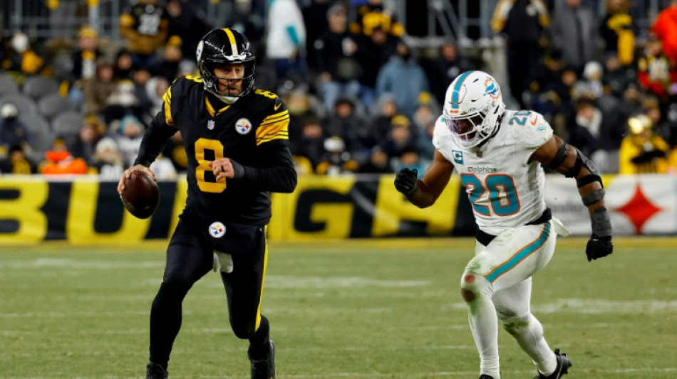 Steelers edge towards NFL playoffs as Dolphins eliminated