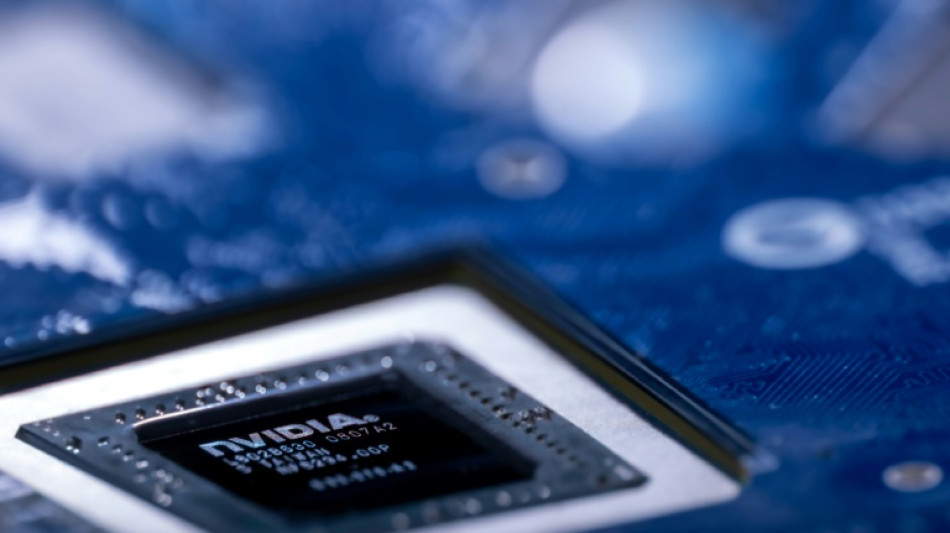 Cierre dispar tras dos en alza en Wall Street; Nvidia bate otro récord