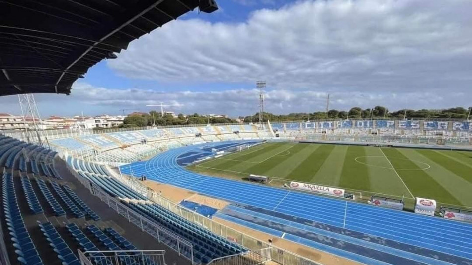 Lesioni alla tribuna, Pescara-Cesena con metà settore chiuso