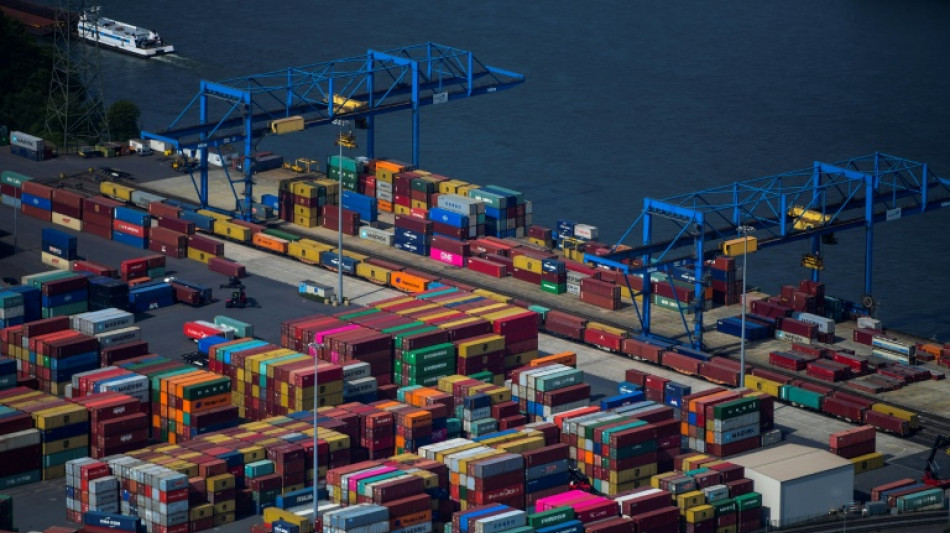 Deutschlands Exporte und Importe von Dezember bis Januar gesunken