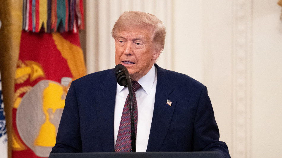Trump, 'Meloni vuole tornare amica per far risalire suoi numeri. No grazie'