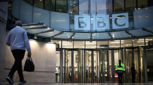 El presidente de la BBC se disculpa por edición engañosa de discurso de Trump