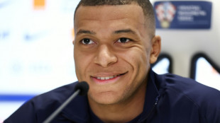 Mbappé só ficará de fora de um jogo por cartão vermelho contra Alavés