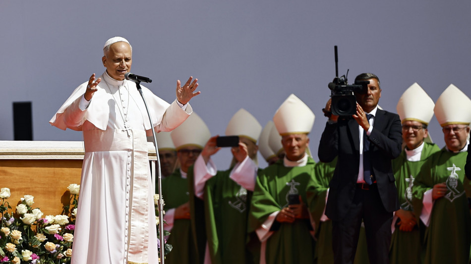 Il Papa al Bambino Gesù, visita pellegrino malato