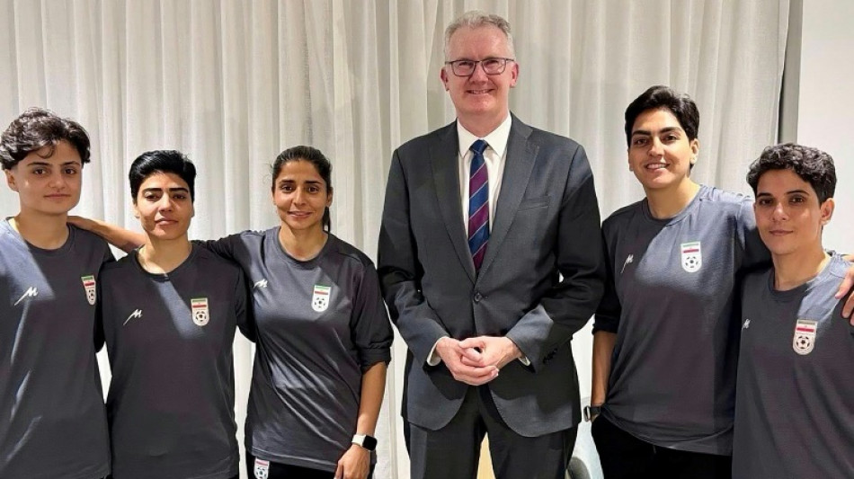 Selecci&oacute;n iran&iacute; abandona Australia sin las cinco futbolistas asiladas