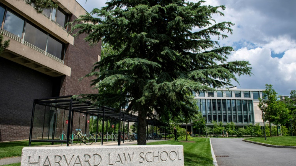 EEUU investiga la revista de Harvard por "discriminación racial"