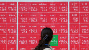 Bolsas mundias se acalmam apesar da tensão comercial entre EUA e China